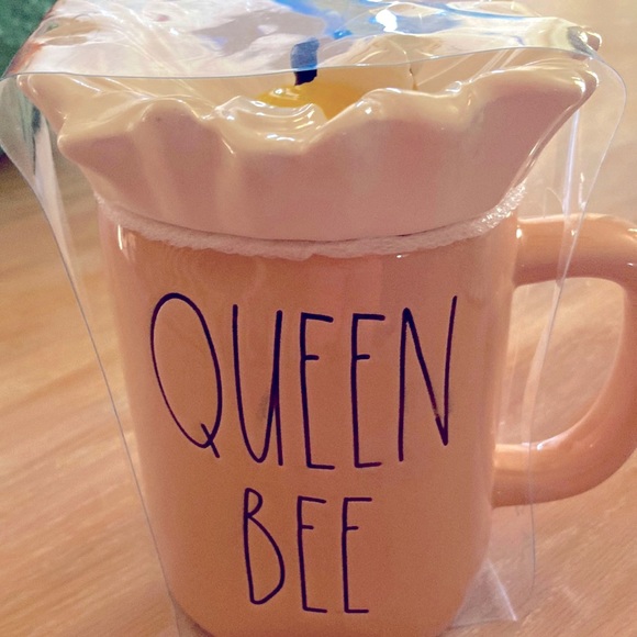 Rae Dunn Other - Bee Rae Dunn lg mug queen bee pink
